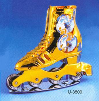 яAR-3809  Фигурка "Ролики"