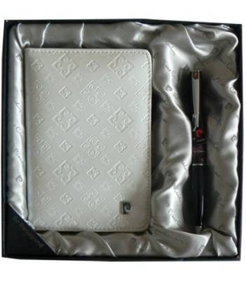 PS1138WH Набор "Pierre Cardin" (ручка+обложка для паспорта/белая)