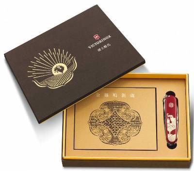 Нож Victorinox 1.3714.E6 Huntsman «Year of the Rooster» 2017, 91мм, красный