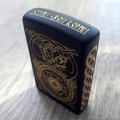 Зажигалка Zippo 218 Black Matte с гравировкой Nordico