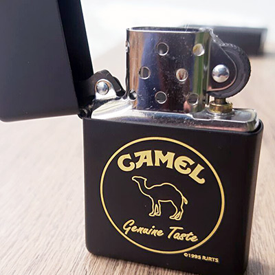 Зажигалка Zippo 218 Black Matte с гравировкой под Zippo Camel CZ 031 Genuine Taste 1994 года