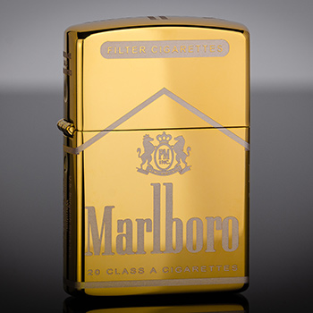 Зажигалка Zorro золотистая с гравировкой Пачка Marlboro