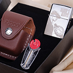 Набор Зажигалка Zippo 250 High Polish Chrome с гравировкой Острые козыр+ чехол LPCB + кремний 2406NG